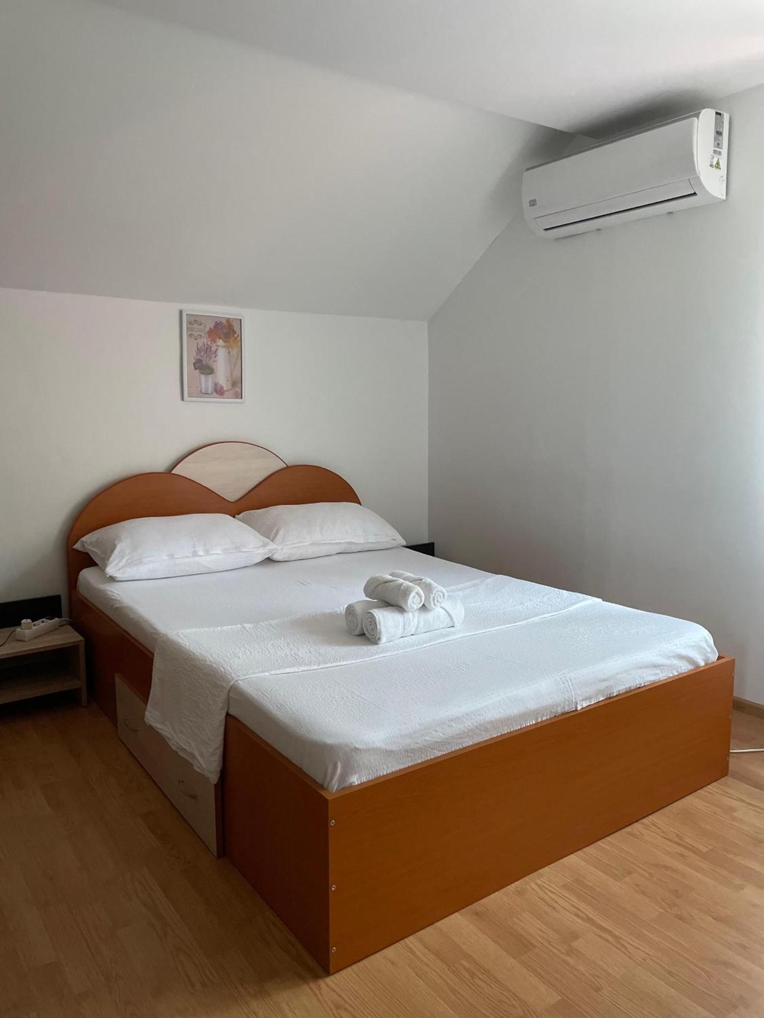 Villa Casa Melania à Ieşelniţa Extérieur photo