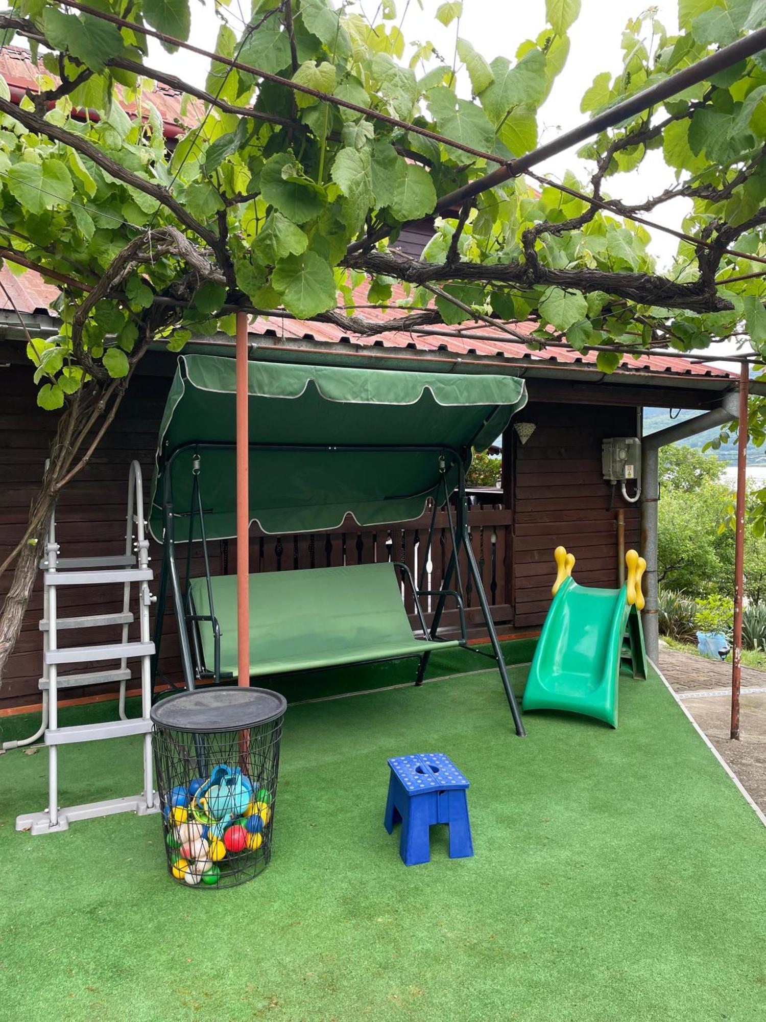 Villa Casa Melania à Ieşelniţa Extérieur photo