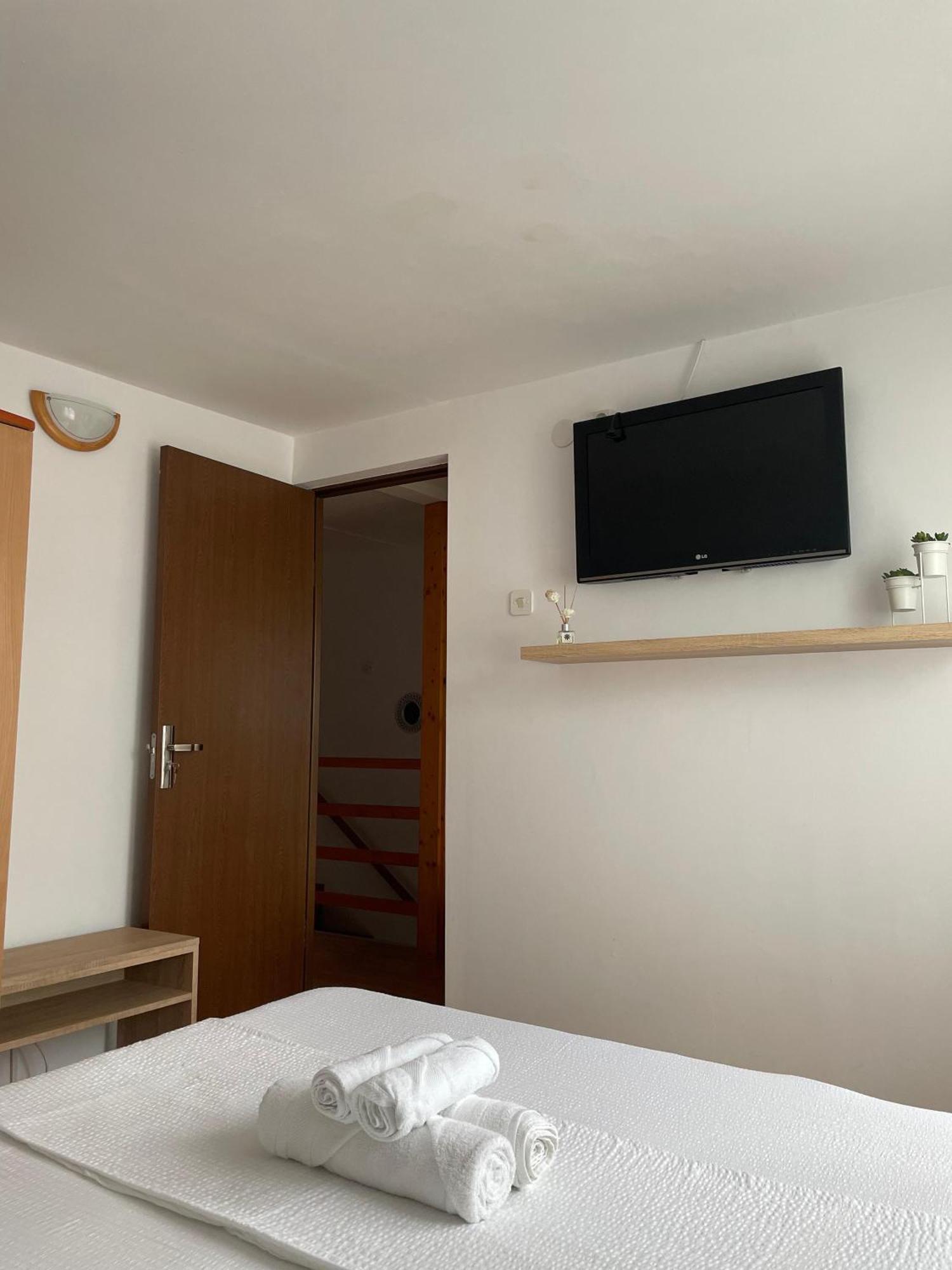 Villa Casa Melania à Ieşelniţa Extérieur photo